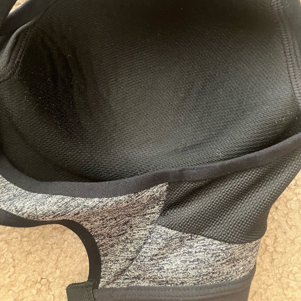 VICTORIA’S SECRET 🖤🩶 sexy sports bra - Picture 8 of 12